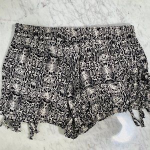 Snakeskin Pull-On Short